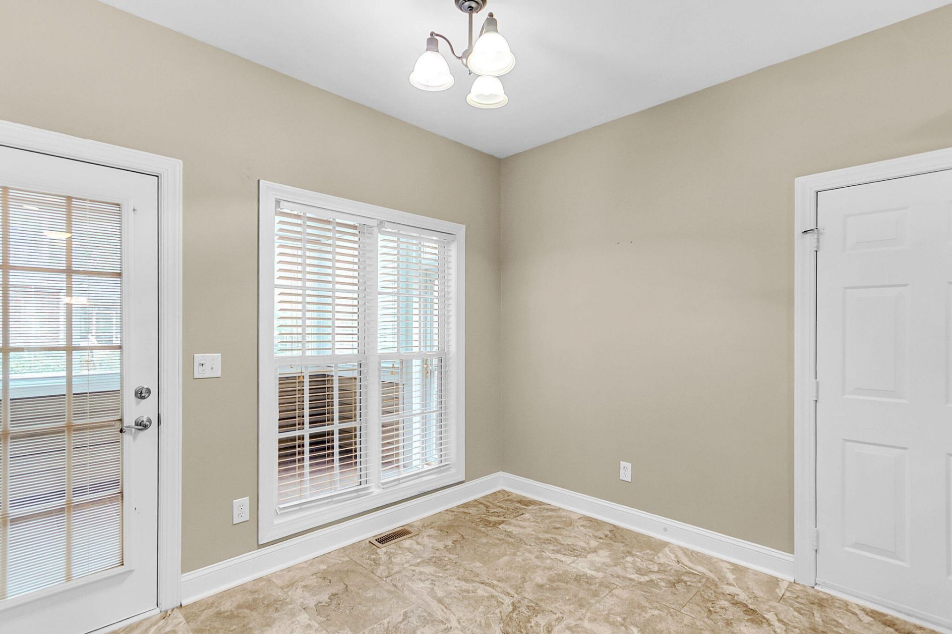 4403 Wild Thicket Lane Photo 16