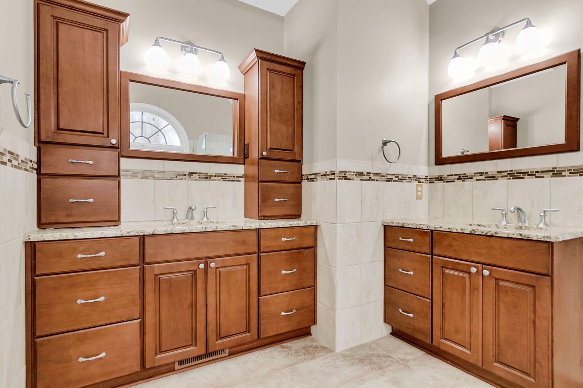 4403 Wild Thicket Lane Photo 32