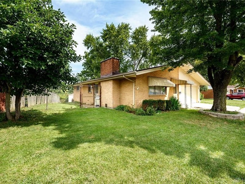 1629 Beaver Creek Lane, Kettering, OH 45429 Photo 2