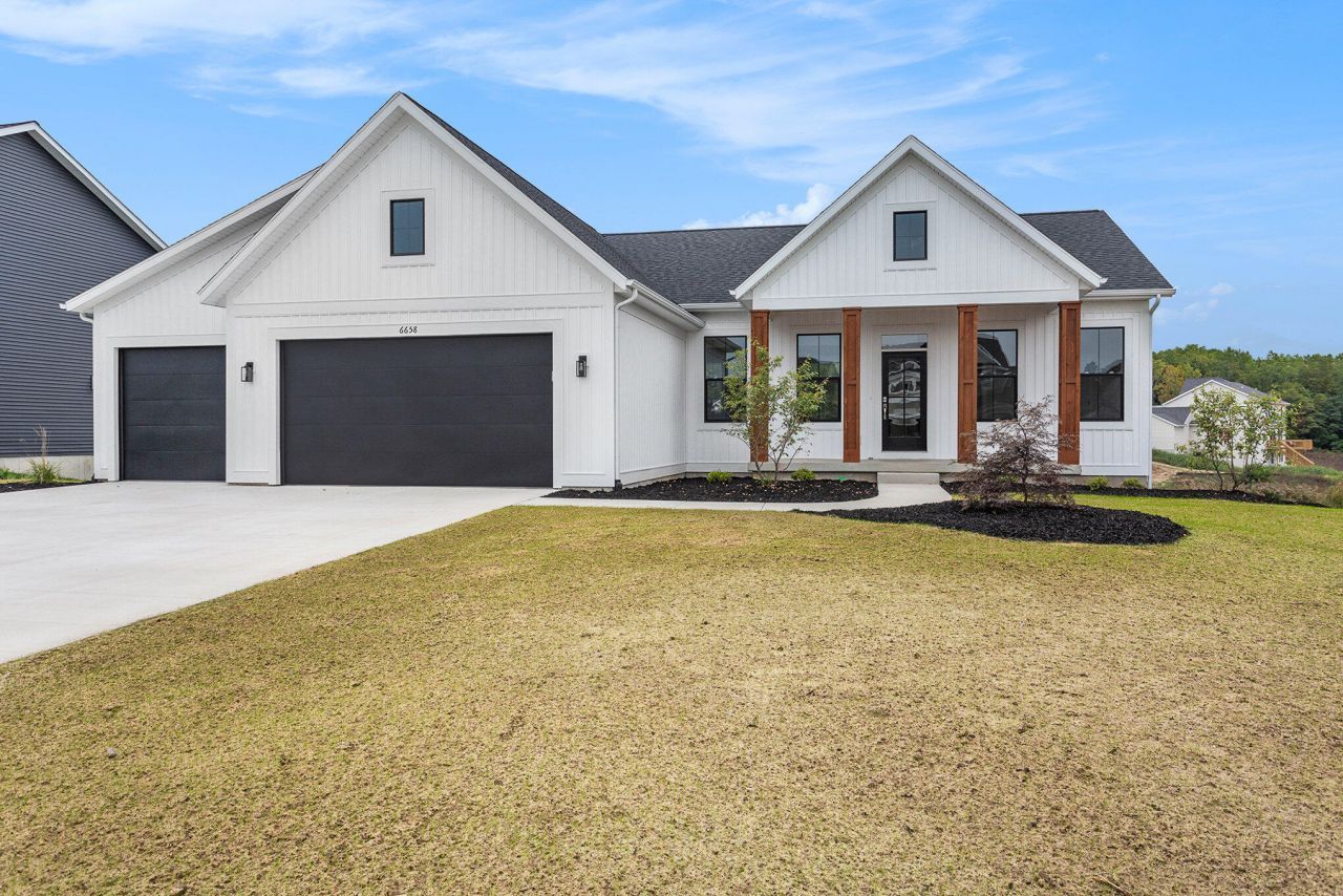 3388 Penn Station Drive, Byron Center, MI 49315 Main Photo