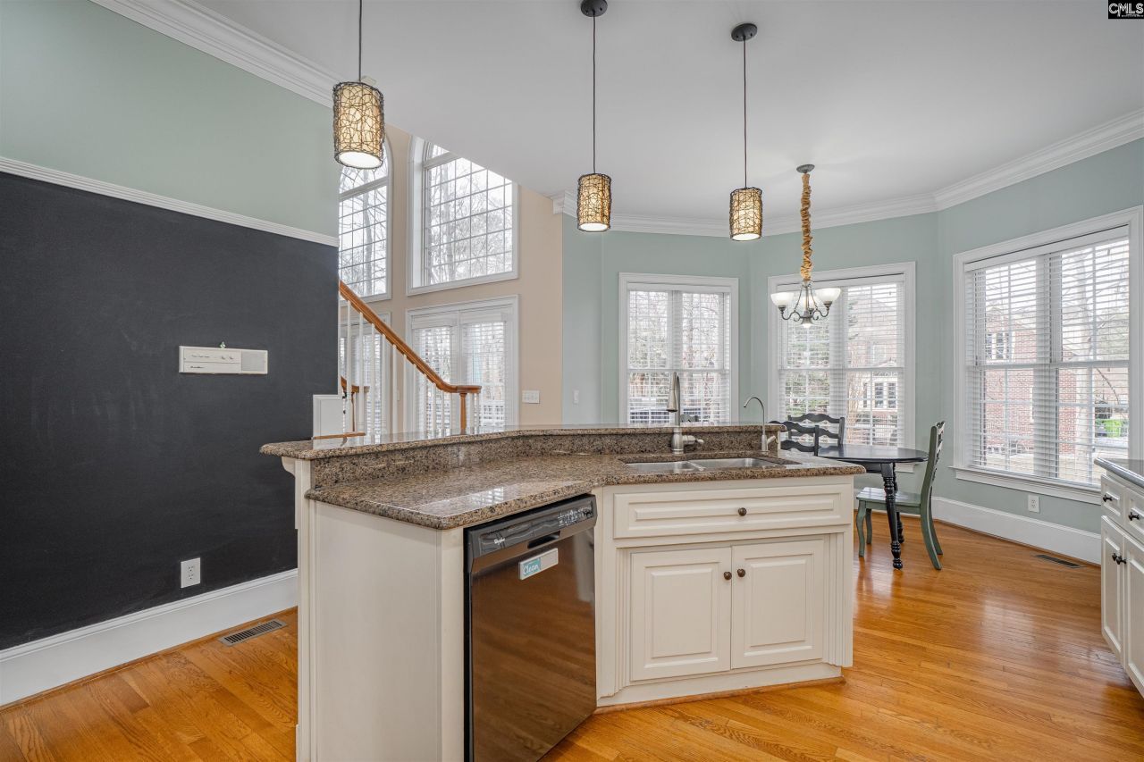 301 Steeple Crest N Photo 12