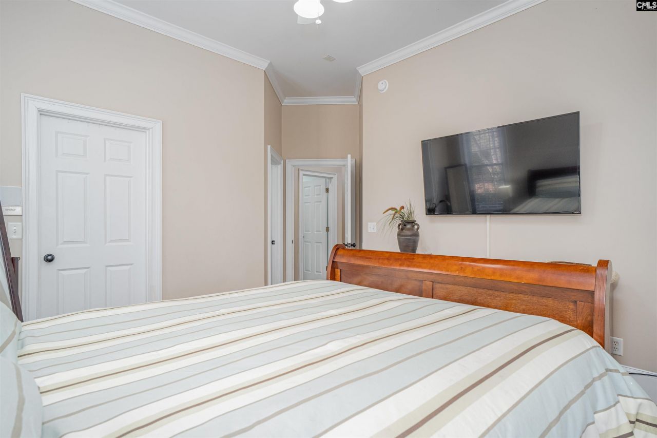 301 Steeple Crest N Photo 24