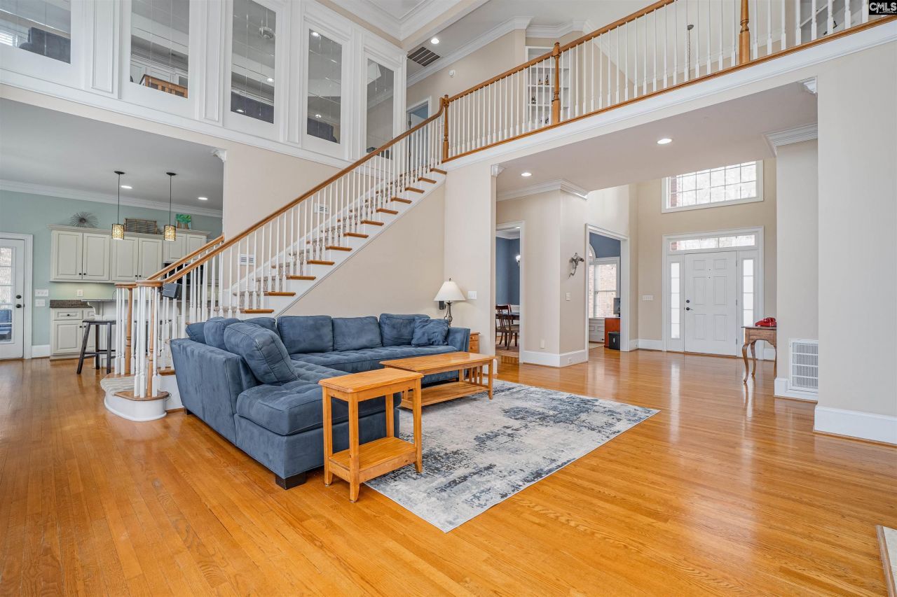 301 Steeple Crest N Photo 8