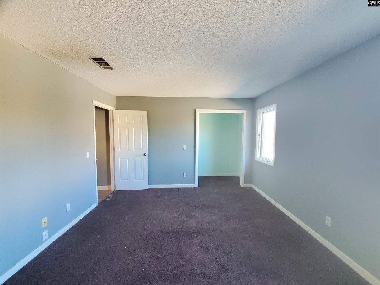 155 Lionsgate Drive  Photo 12