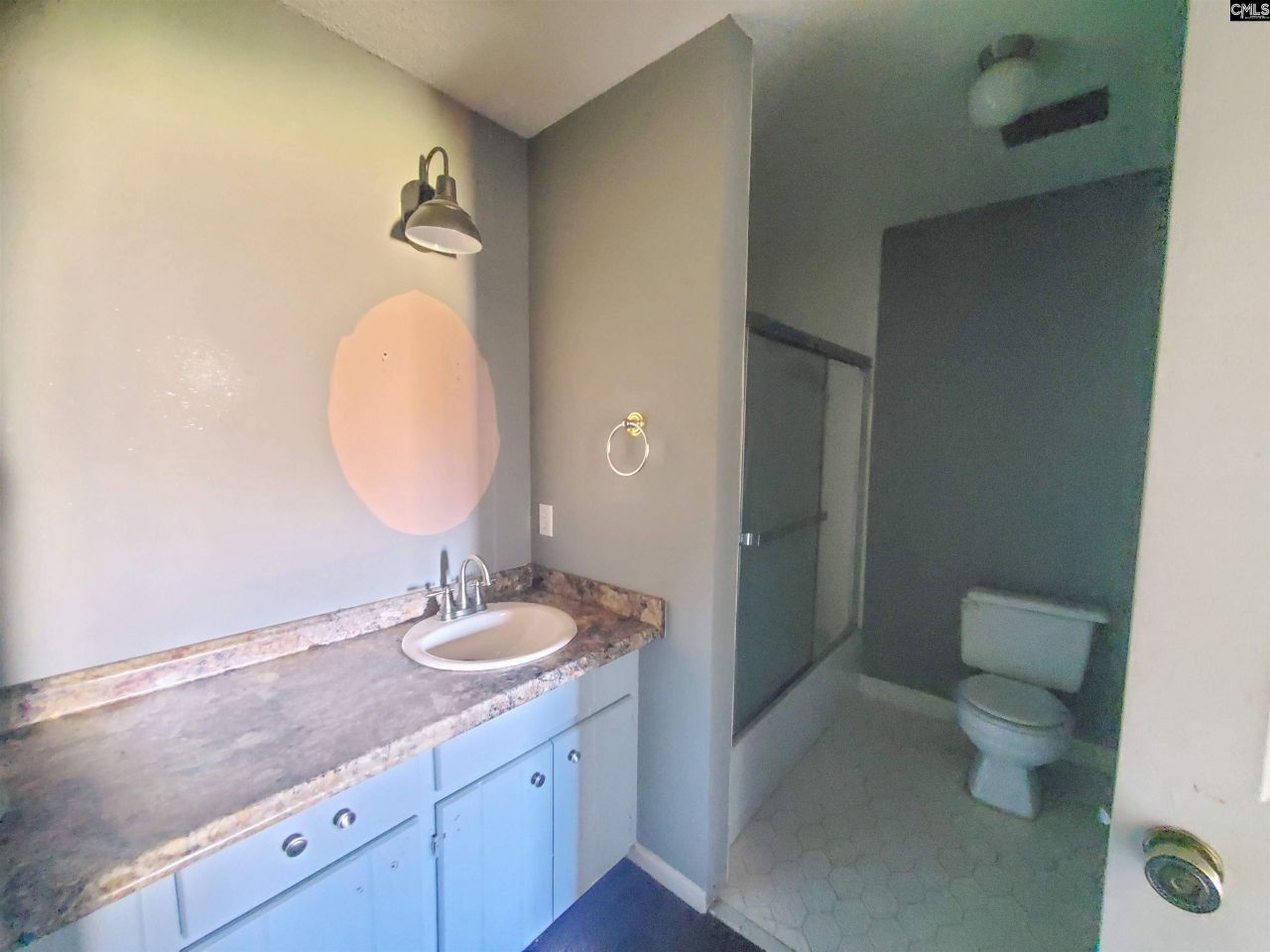 155 Lionsgate Drive  Photo 14