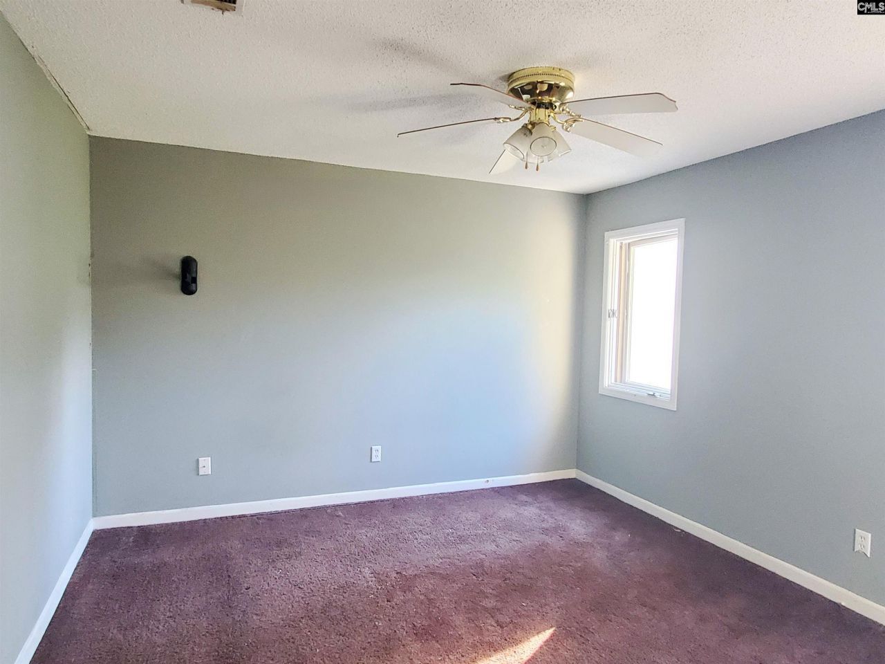 155 Lionsgate Drive  Photo 8