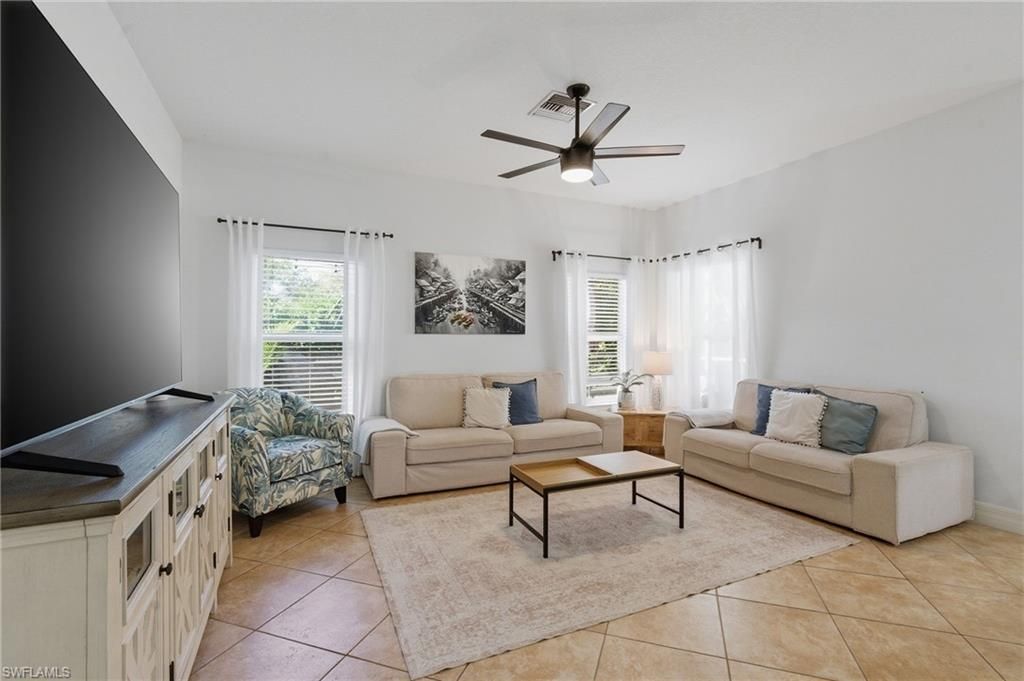 2452 Blackburn Cir, Cape Coral, FL 33991 Photo
