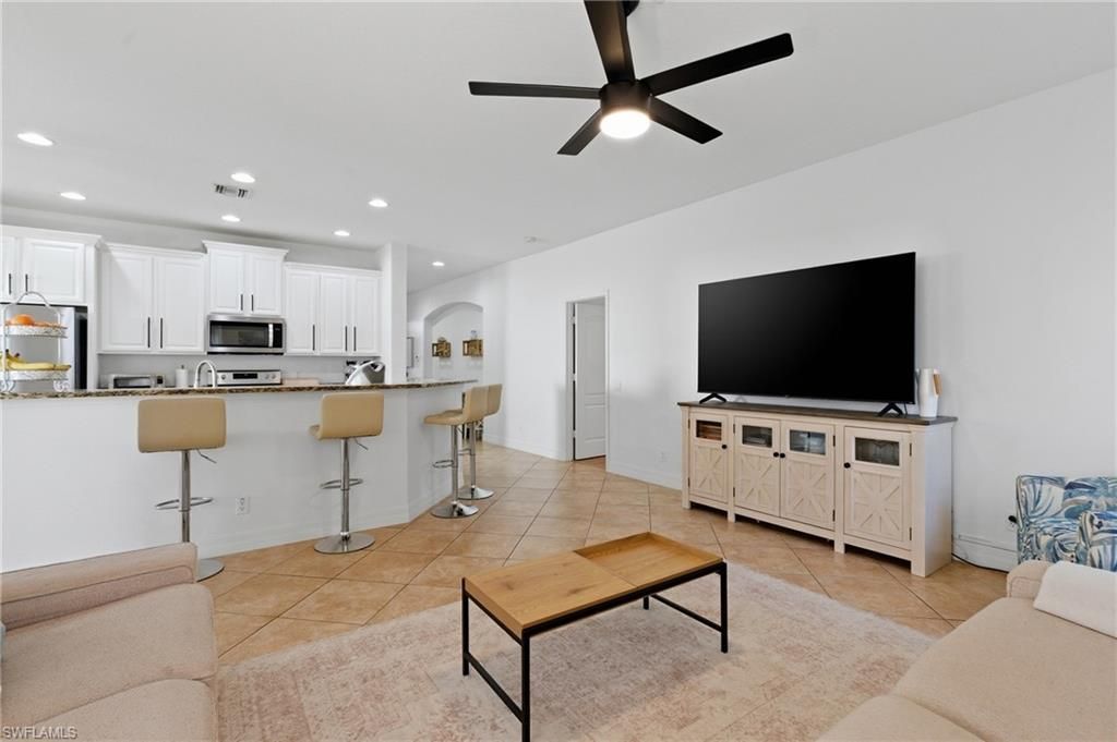 2452 Blackburn Cir, Cape Coral, FL 33991 Photo