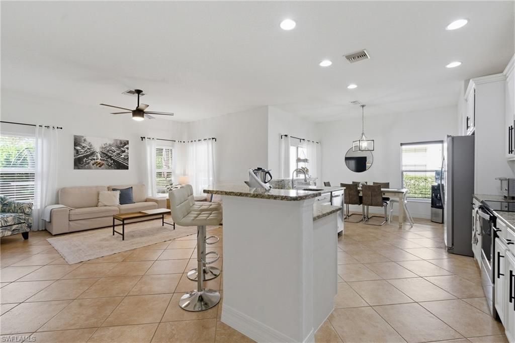 2452 Blackburn Cir, Cape Coral, FL 33991 Photo
