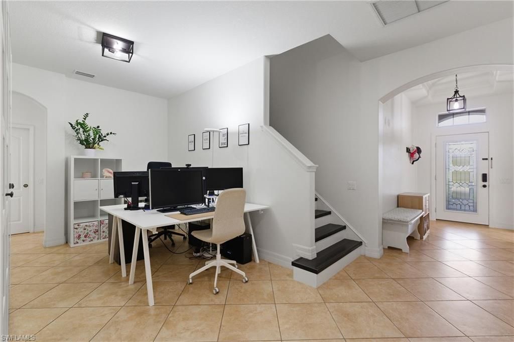 2452 Blackburn Cir, Cape Coral, FL 33991 Photo