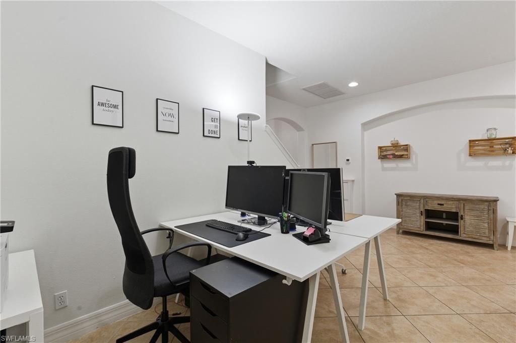 2452 Blackburn Cir, Cape Coral, FL 33991 Photo