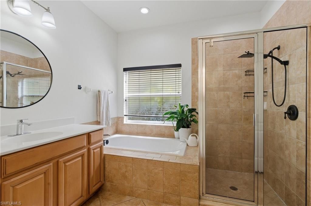 2452 Blackburn Cir, Cape Coral, FL 33991 Photo