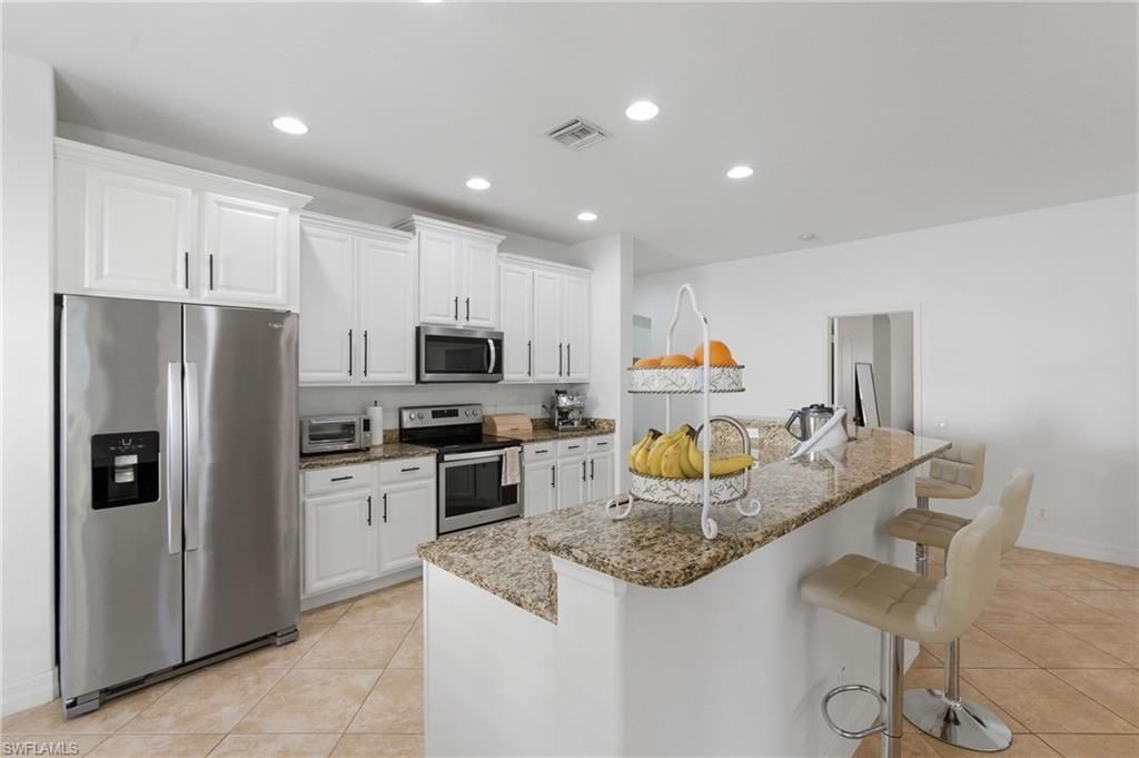 2452 Blackburn Cir, Cape Coral, FL 33991 Photo