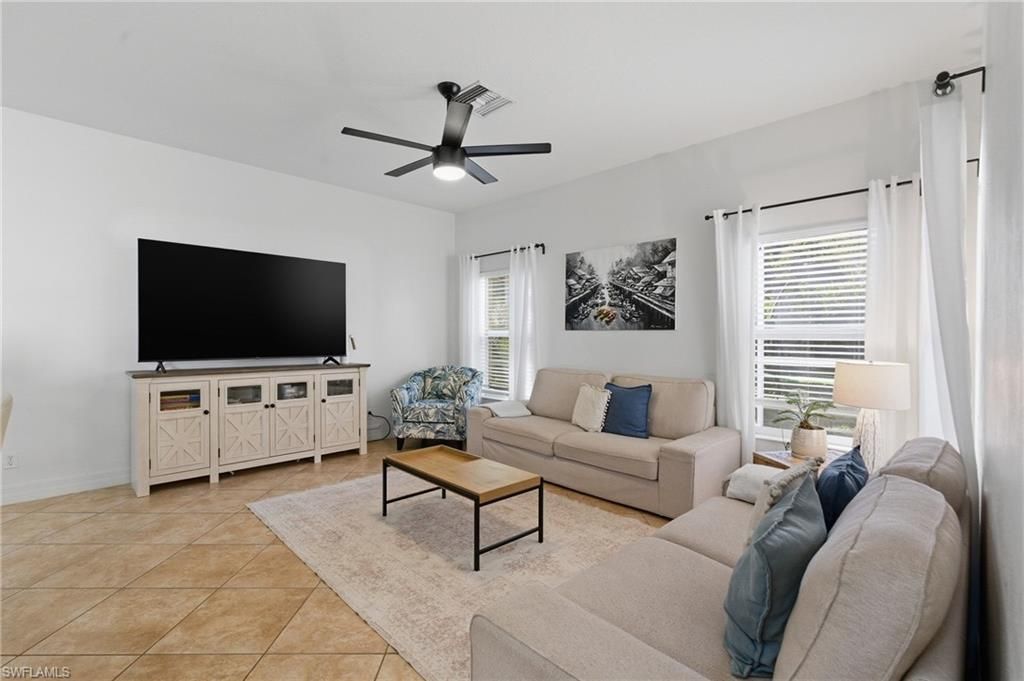 2452 Blackburn Cir, Cape Coral, FL 33991 Photo