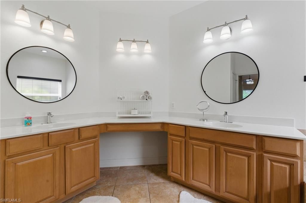 2452 Blackburn Cir, Cape Coral, FL 33991 Photo