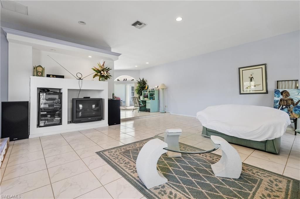 822 Costa Pl, Lehigh Acres, FL 33972 Photo