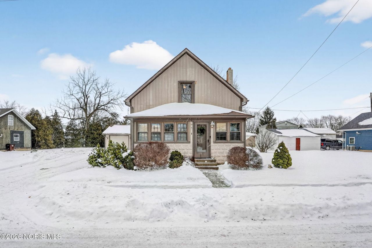 330 Fifth Street, Clay Center, OH 43408 Main Photo