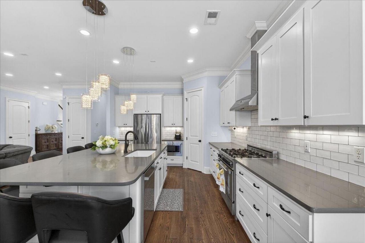 1104 Beresford Run Photo 3