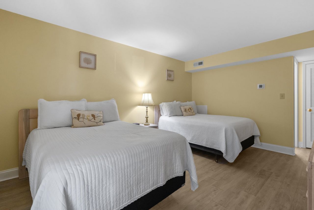 200 Stillwood Dr. Photo 26