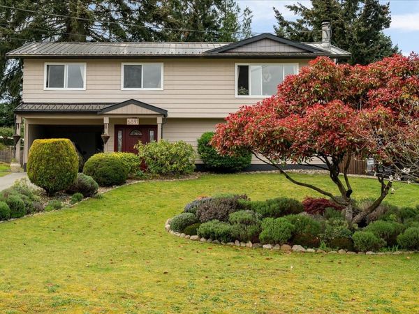 6891 Harwood Dr, Lantzville, BC V0R 2H0