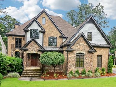 6219 Woodlake Drive, Buford, GA 30518