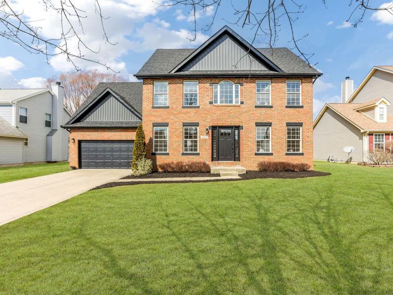 8900 Latham Court, Reynoldsburg, OH 43068 Photo 2