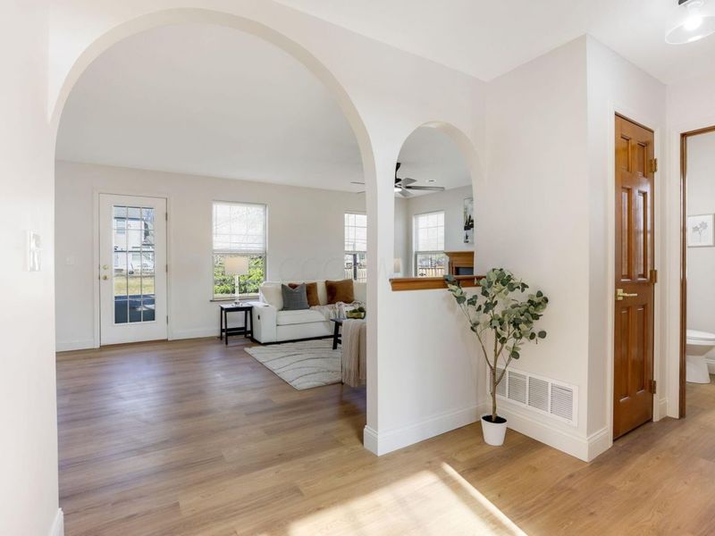 8900 Latham Court, Reynoldsburg, OH 43068 Photo 6