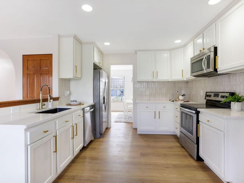 8900 Latham Court, Reynoldsburg, OH 43068 Photo 9