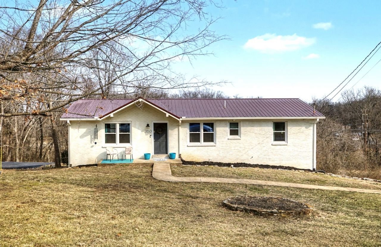 310 Lake Dr, Columbia, TN 38401 Main Photo
