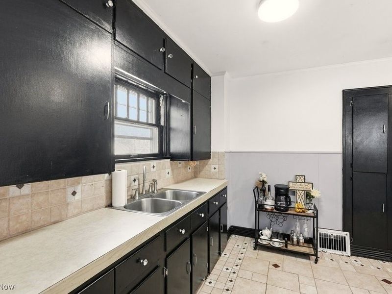 1556 Overlook Drive, Akron, OH 44314 Photo 18