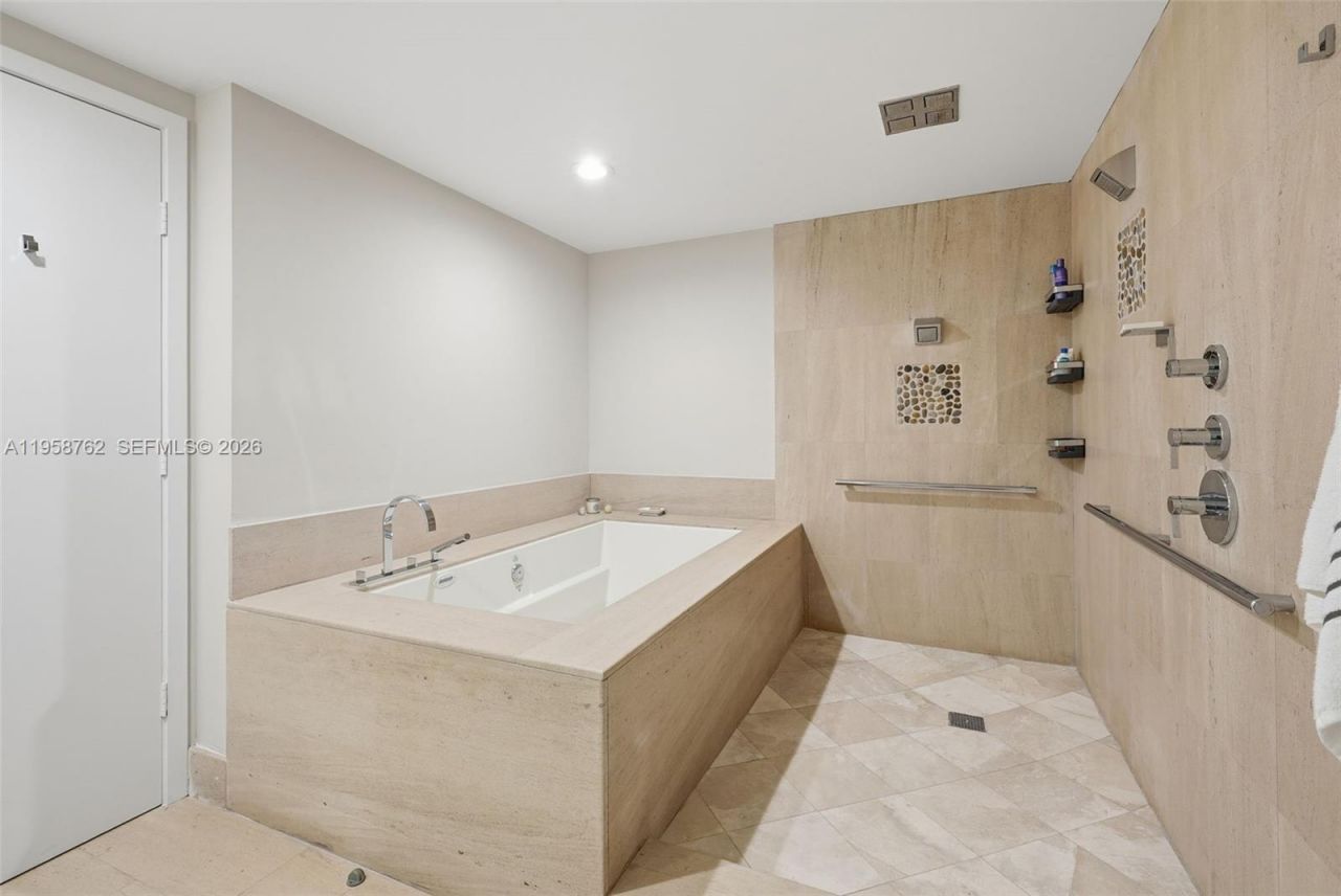 5875 Collins Ave , Unit 502, Miami Beach, FL 33140 Photo