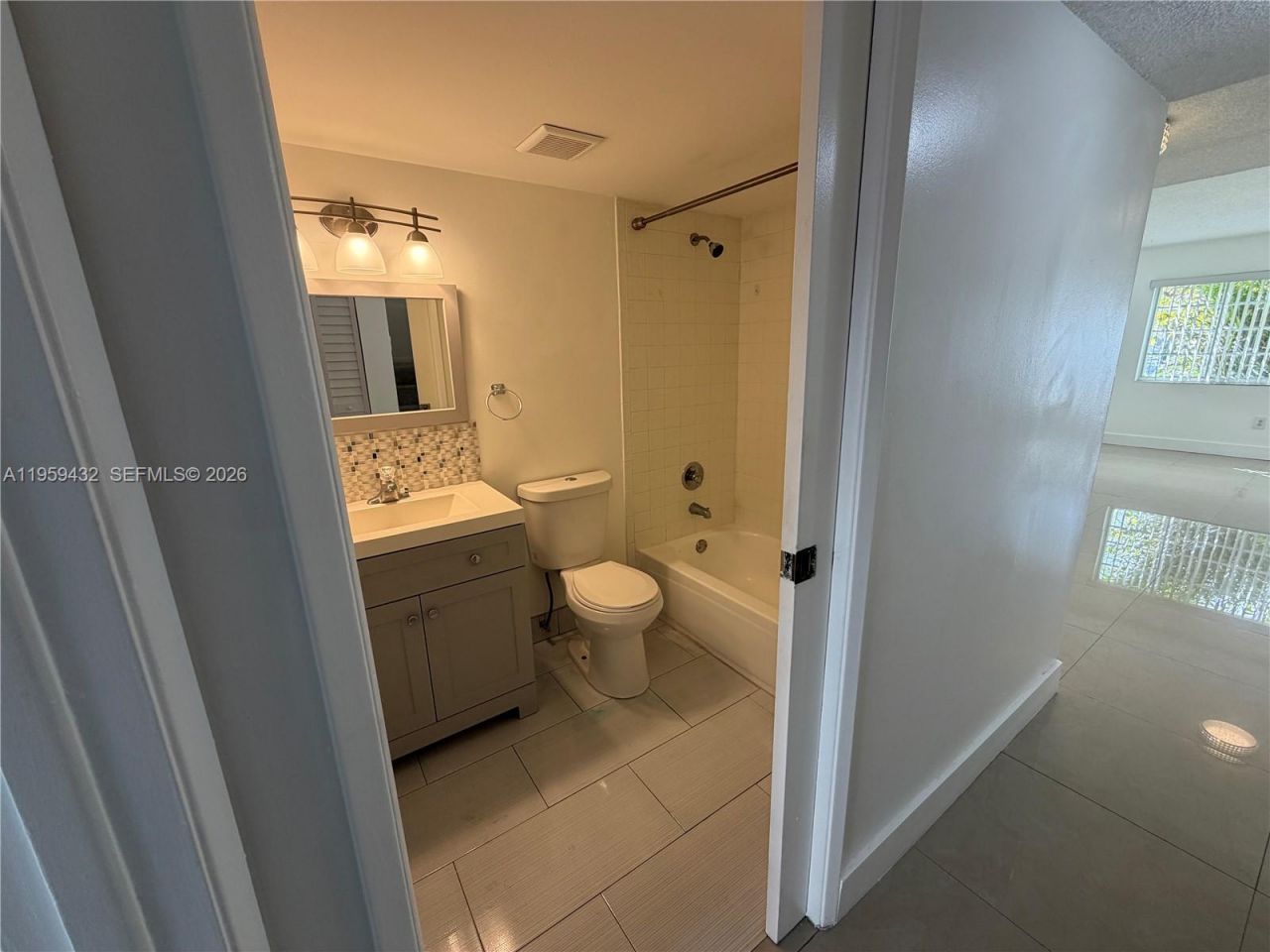 6934 NW 166th Ter, Unit 1402, Miami Lakes, FL 33014 Photo