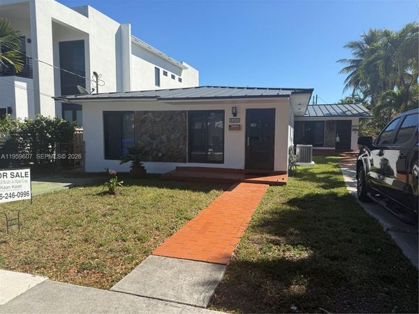 3050 SW 26th St , Miami, FL 33133