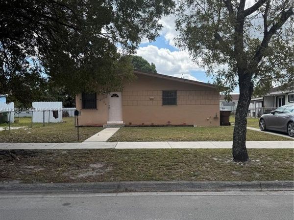 1270 W 31st St, Hialeah, FL 33012