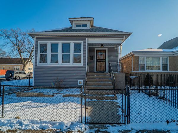 9801 S Exchange Avenue, Chicago, IL 60617