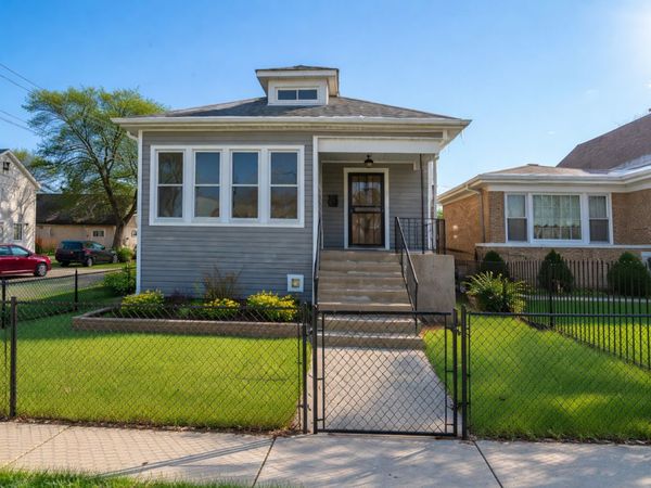 9801 S Exchange Avenue, Chicago, IL 60617