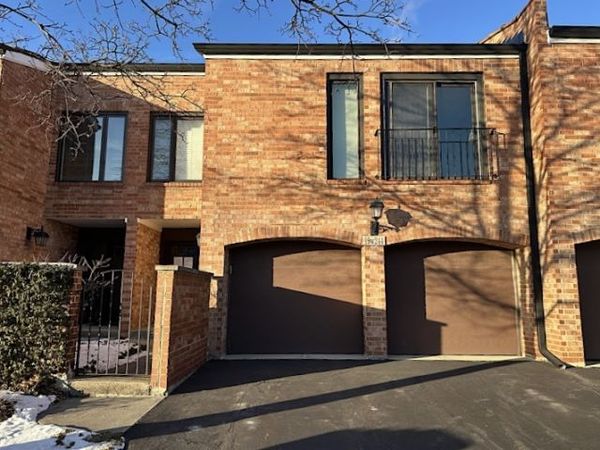 19W244 Governors Trail, Oak Brook, IL 60523