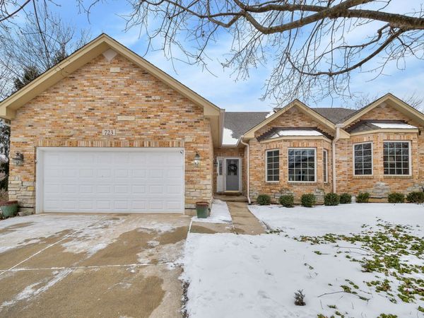 723 Manor Hill Place, Sugar Grove, IL 60554