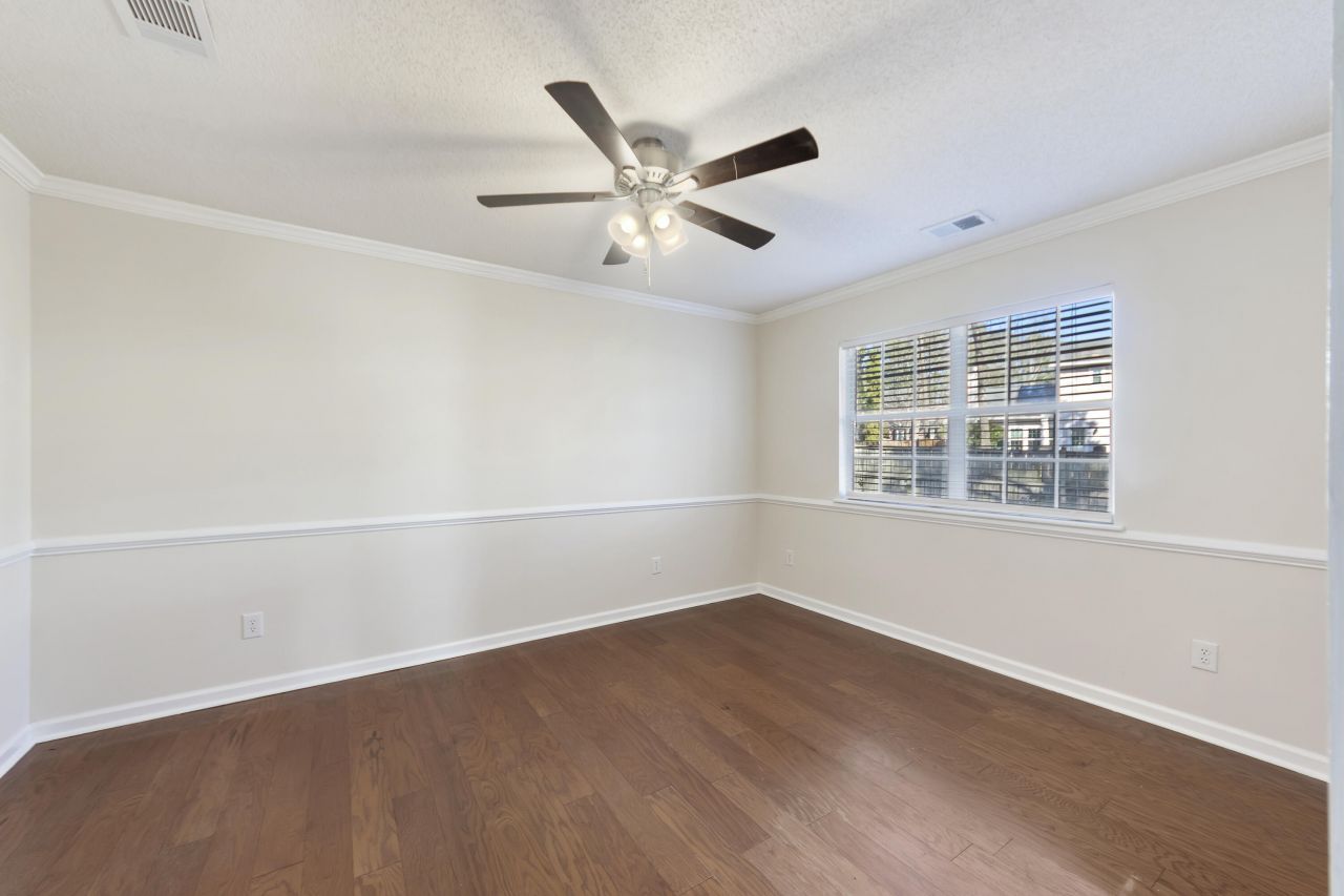 110 Bristol Lane Photo 12