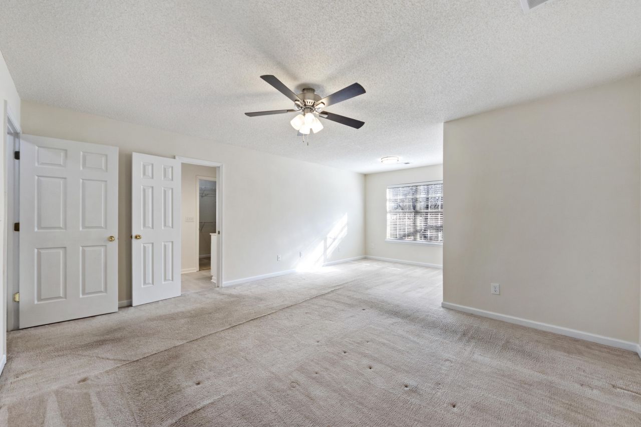 110 Bristol Lane Photo 22