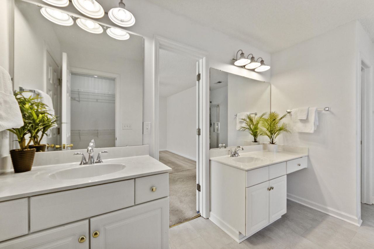 110 Bristol Lane Photo 25