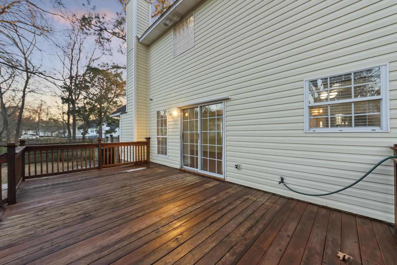 110 Bristol Lane Photo 36