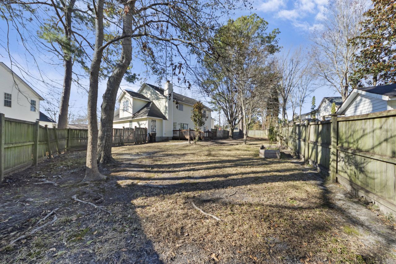 110 Bristol Lane Photo 43