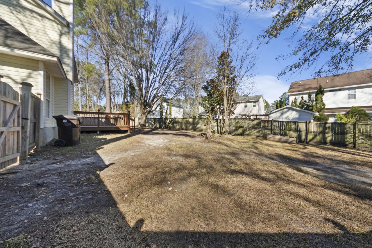 110 Bristol Lane Photo 44