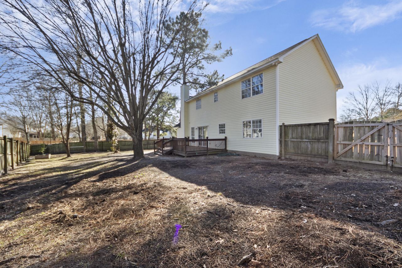110 Bristol Lane Photo 45