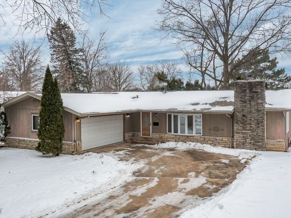 6724 Meadowcrest Drive, Downers Grove, IL 60516