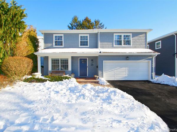 26 Marlin Lane, Port Washington, NY 11050