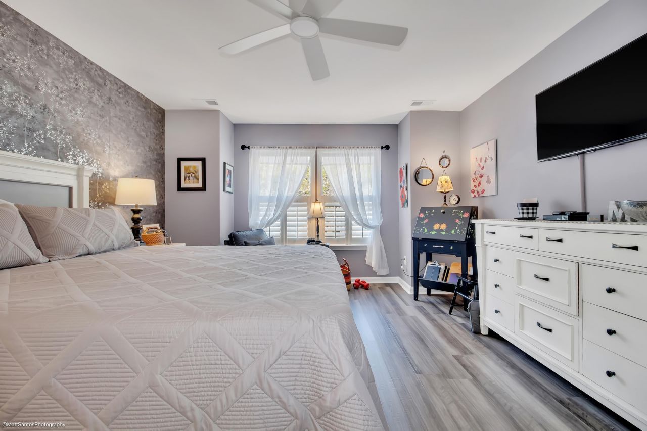 4001 On Deck Circle Photo 20