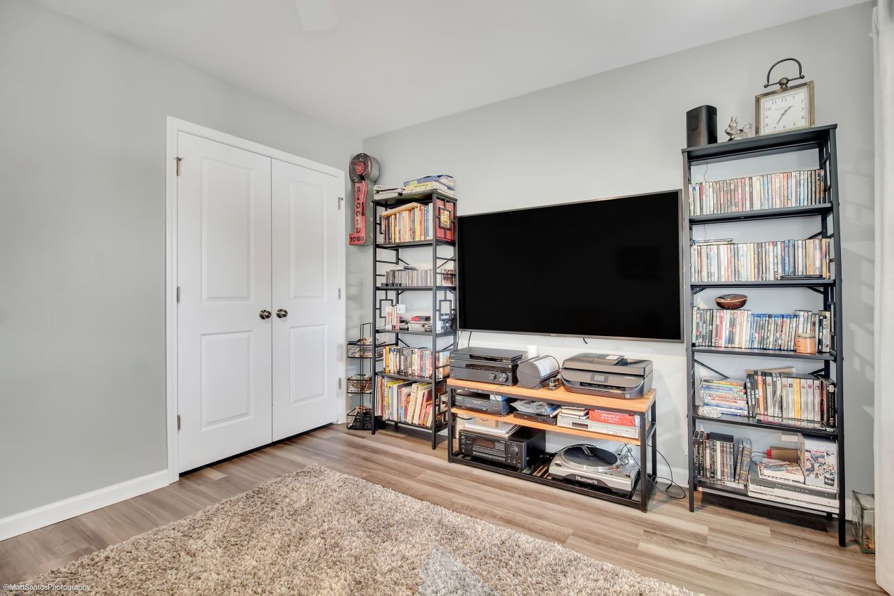 4001 On Deck Circle Photo 26