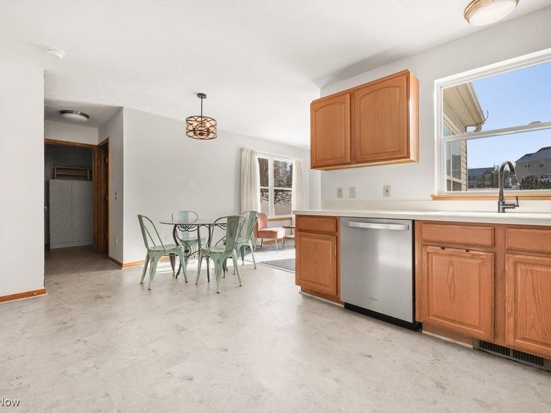 4464 Newcastle Cove, Brunswick, OH 44212 Photo 10